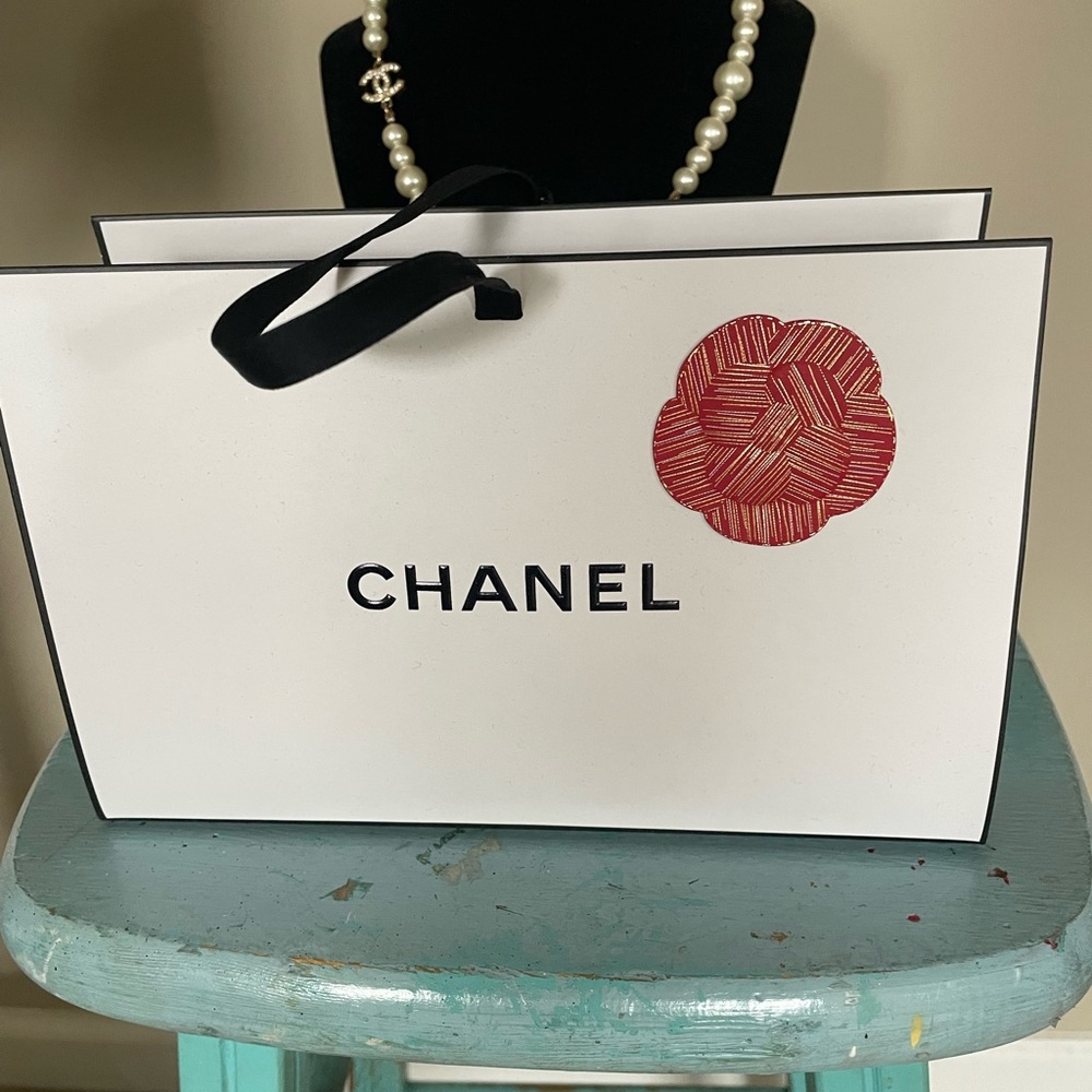AUTHENTIC CHANEL PACKAGING